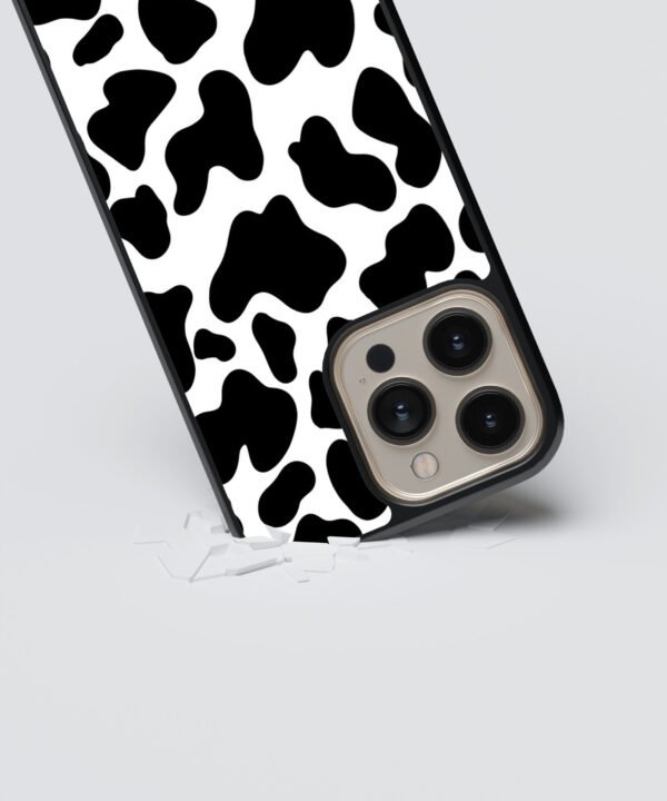 Cow Spots Metal Case Cover for iPhone 16 Pro Max – Dropping View