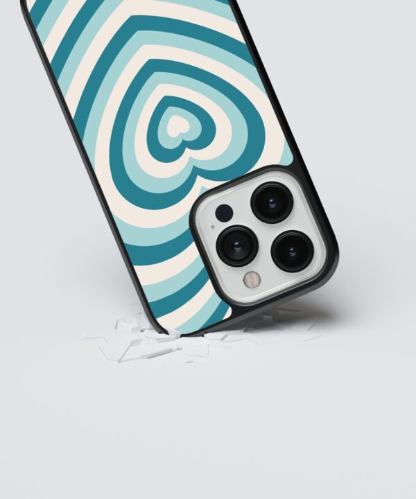 Retro Heart Metal Case Cover for iPhone 15 Pro – Dropping View