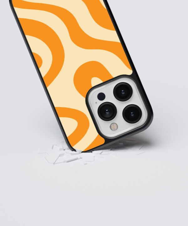 Retro Wavy Metal Case Cover for iPhone 15 Pro – Dropping View